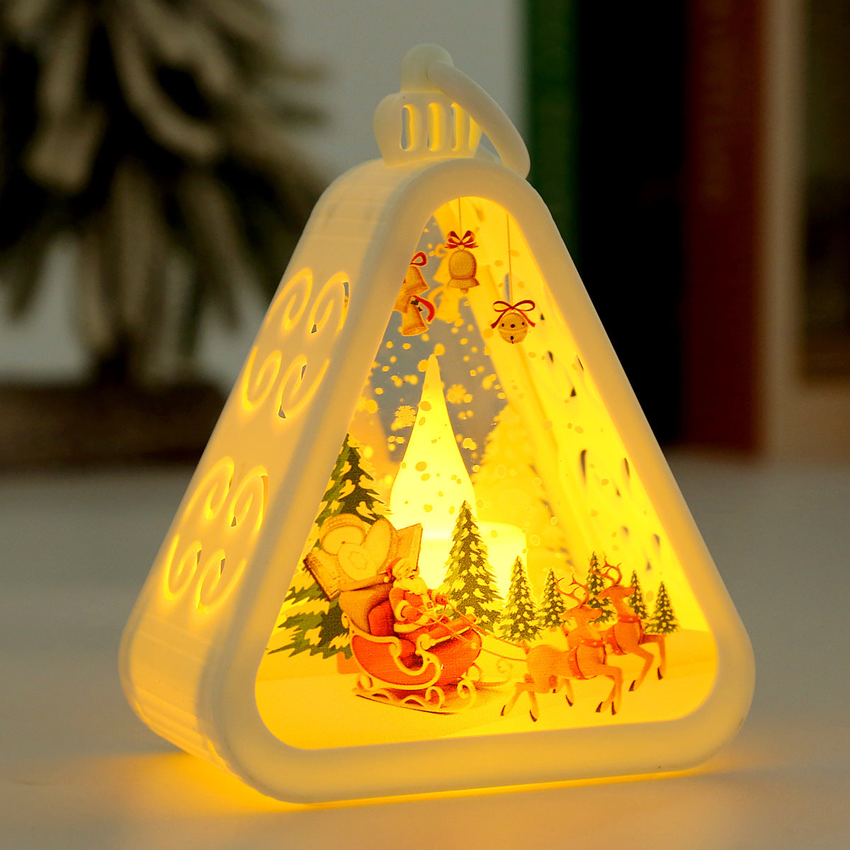 Farol navideño triangular con luz LED — diseño muñeco de nieve