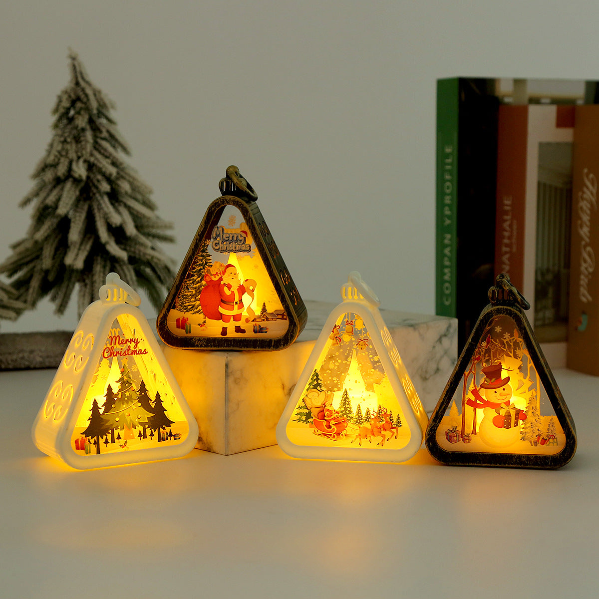 Farol navideño triangular con luz LED — diseño muñeco de nieve